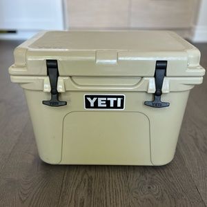 Yeti cooler. Great condition. Few scuffs. Some discolouration inside drain plug.